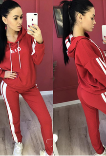 Спортивный костюм Спортивный костюм