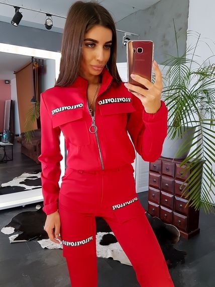 Спортивный костюм в стиле милитари