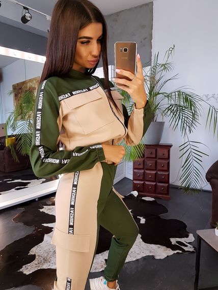 Спортивный костюм