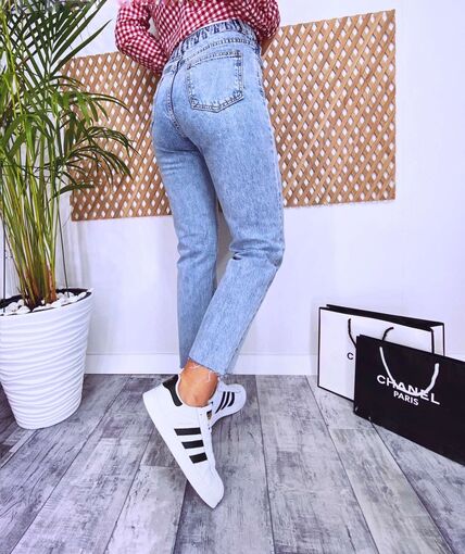 Джинсы