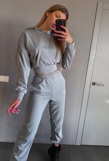 Спортивный костюм Спортивный костюм