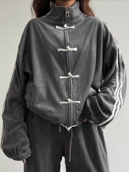Спортивный костюм Спортивный костюм