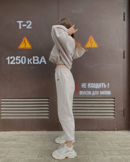Спортивный костюм Спортивный костюм