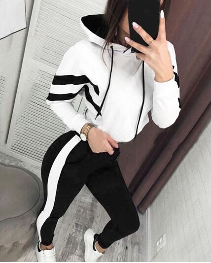 Спортивный костюм