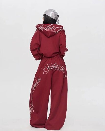 Спортивный костюм Спортивный костюм