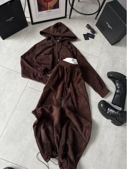 Спортивний костюм