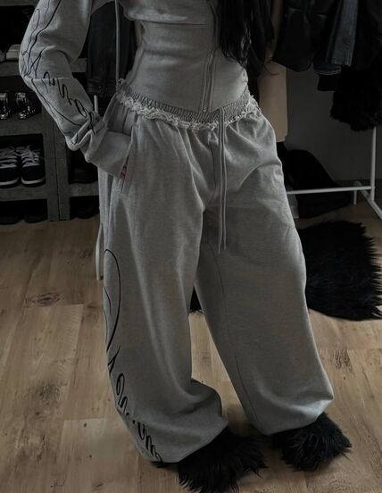 Спортивный костюм Спортивный костюм