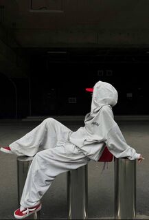 Спортивный костюм Спортивный костюм