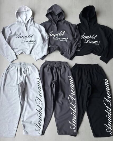 Спортивный костюм Спортивный костюм