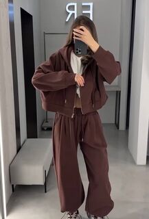 Спортивный костюм Спортивный костюм
