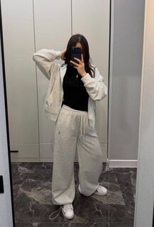 Спортивный костюм Спортивный костюм