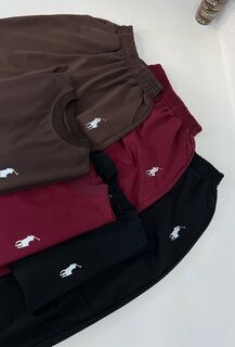 Спортивный костюм Спортивный костюм