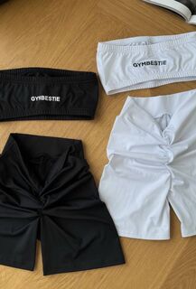 Спортивный костюм Спортивный костюм