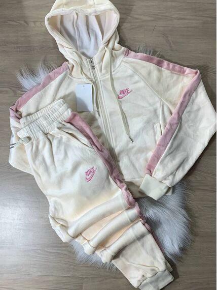Спортивний костюм