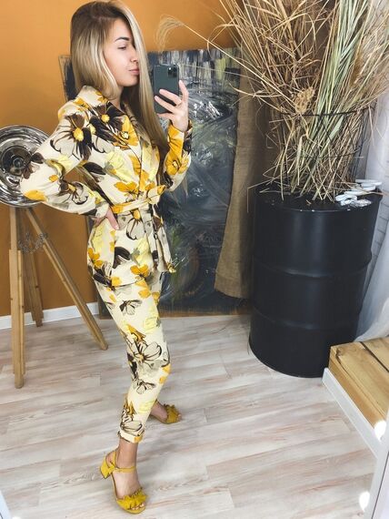 Костюм