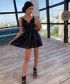Сверкающее платье мини из пайеток